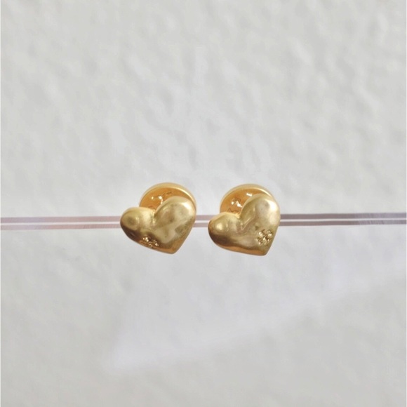 Tory Burch Gold Heart Stud New Vintage Earring - Picture 3 of 8